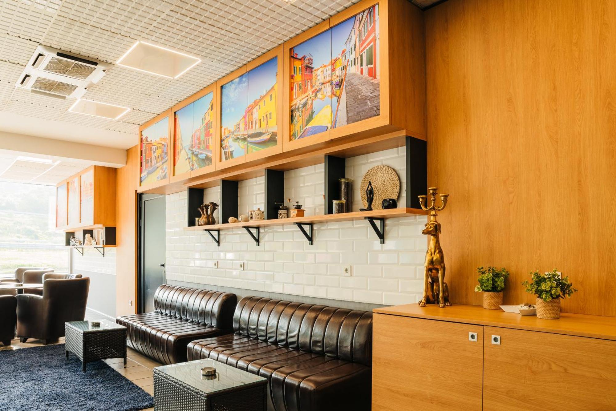 Hotel Ihtiman Zewnętrze zdjęcie