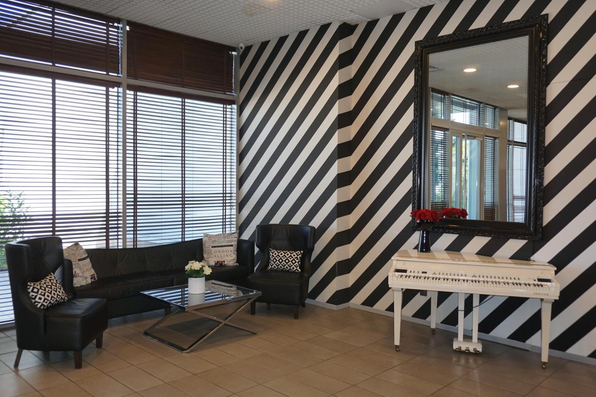 Hotel Ihtiman Zewnętrze zdjęcie