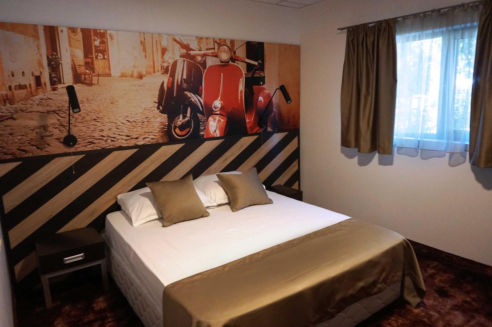 Hotel Ihtiman Zewnętrze zdjęcie