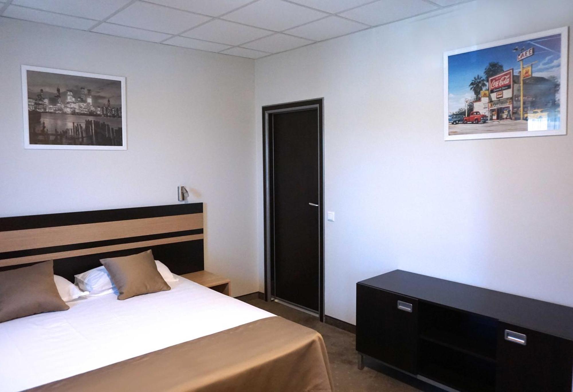 Hotel Ihtiman Zewnętrze zdjęcie